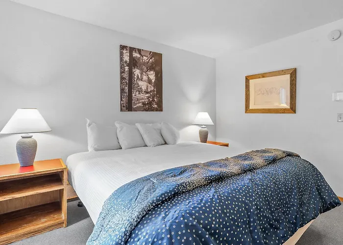 Cozy Kirkwood Condo - The Meadows 2 Bedroom Condo