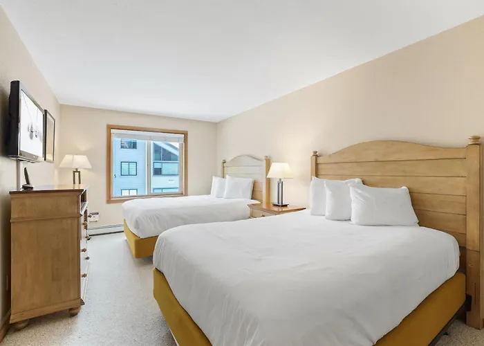 2 Bedroom Kirkwood Condo - Across The Street From Village Condo